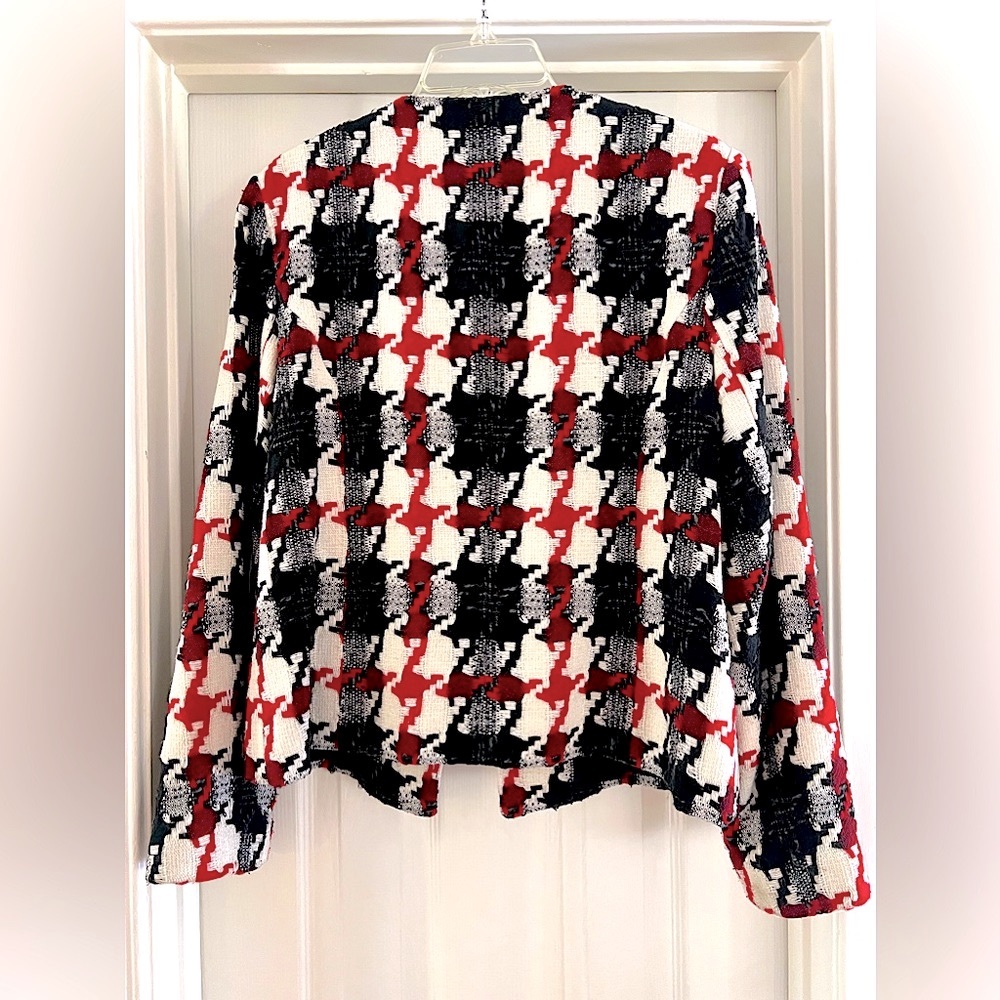 Stylish Black and Red Blazer - Picture 6 of 7